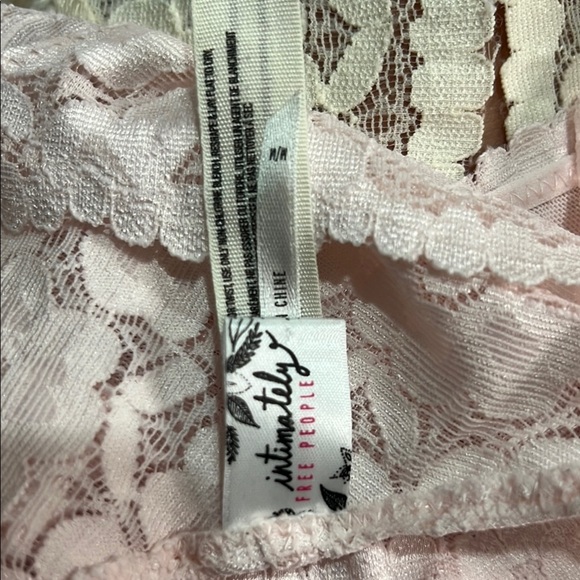 Free People Intimately Pink and Cream Lace Bralettes Bras Bundle Like New Medium - Picture 15 of 15